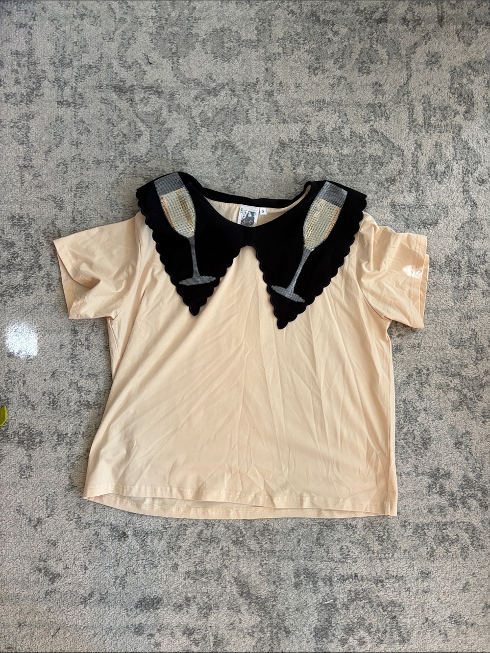 QUEEN OF SPARKLES Beige Top with Black Decorative Collar - Picture 1 of 3